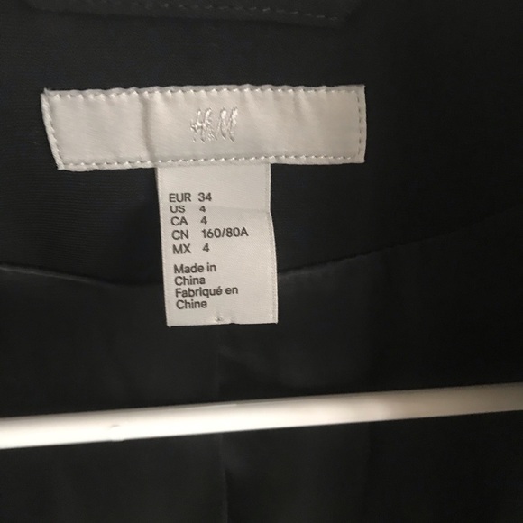 H&M black blazer - Picture 3 of 7